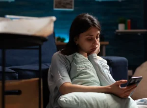 Put Your Phone Away 30 Minutes Before Bed - The Science of Blue Light and Better